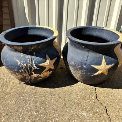Sale Photo Thumbnail #330: Texas Lone Star Clay Planters, Pair