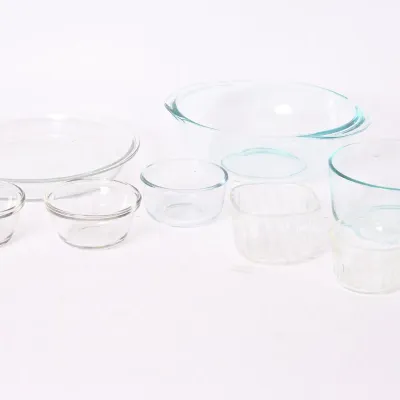 Sale Photo Thumbnail #189: Pyrex Glass Bowls & Storage Dishes