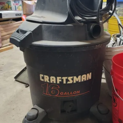 Sale Photo Thumbnail #27: Craftsman 16-gallon wet/dry shop vacuum 