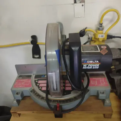 Delta 10" Power Miter Saw