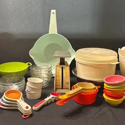 Assorted Kitchenware 