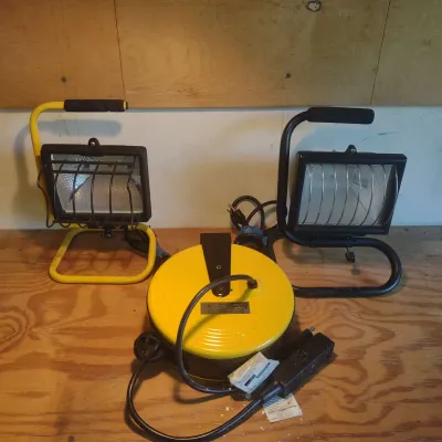 Work Lights And Retractable Extension Cord