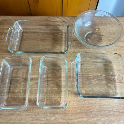 Clear Glass Pyrex Cookware