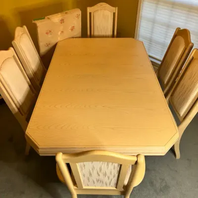 Dining Table & Chairs 