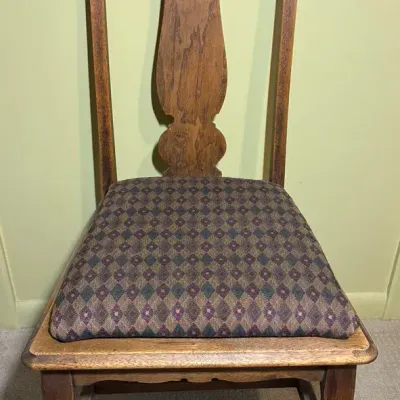 Solid Wood Queen Anne Style Dining Chair