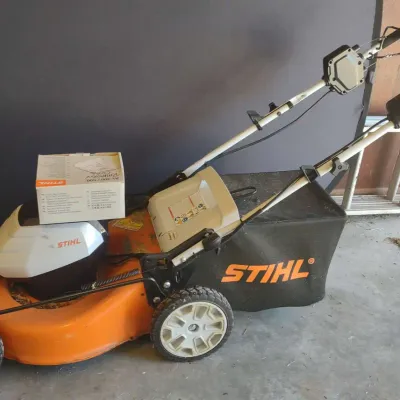 Stihl RMA510V Mower With Charger