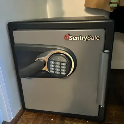 SentrySafe - 16x19x17 Inches 