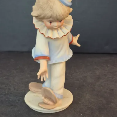 Sale Photo Thumbnail #15: 1983 Signed Limited Edition Goebel/M.J. Hummel Under the Big Top Series "In the Spotlight" Figurine - 7" Tall