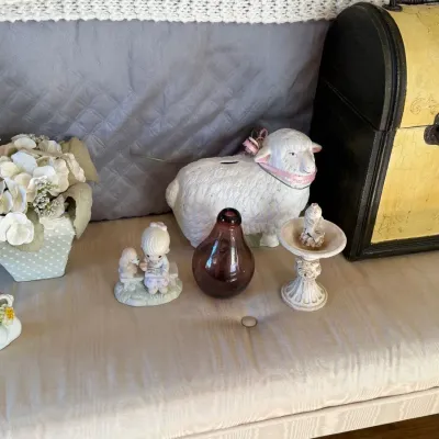 Auction Listing: Vintage & Cottagecore Decor Lot