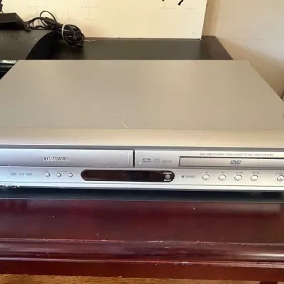 Toshiba SD-K220 Dual DVD Player & VHS VCR Combo Deck - Tested & Working