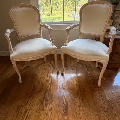 Pair of Fine Italian Louis XV Style Fauteuils by Buying & Design S.r.l. (Florence, Italy) – Limed Be