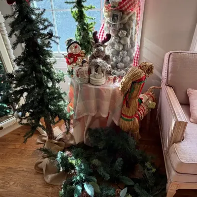 Vintage Farmhouse Holiday Vignette & Decor Collection