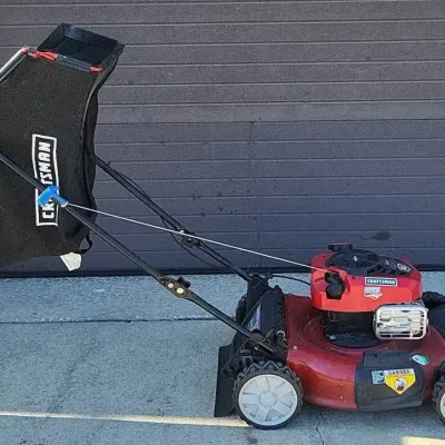 Craftsman Lawn Mower (WH)