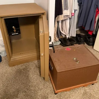Vintage Montgomery Ward 9041 Fire-Resistant Safe by Meilink & Hercules Safe-T-Vault