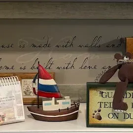 Assorted Country & Primitive Home Decor, Teddy Bear Collectibles, Figurines & Decorative Accents