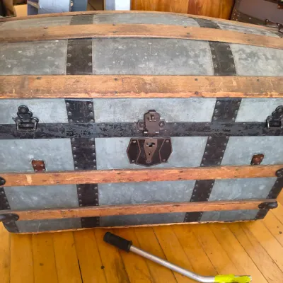 Sale Photo Thumbnail #51: 10 and wood dome trunk Victorian