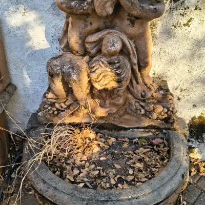 Sale Photo Thumbnail #13: Italian cement fountain