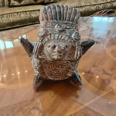 Sale Photo Thumbnail #111: Mexican artifacts and small pottery