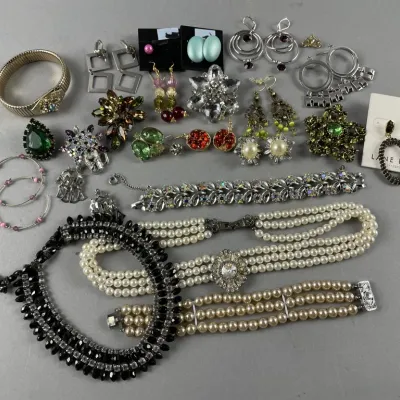Sale Photo Thumbnail #697