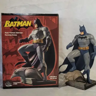 Large Limited Edition of 6000 Batman Hand-Painted Cold-Cast Porcelain Statue With Box DC Comics 2003
