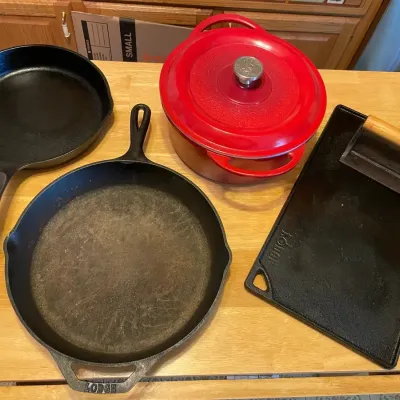 Lot Of Cast Iron Pans And Dutch Oven