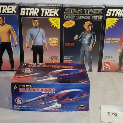 5 Star Trek Vinyl Plastic Model Kits - Captain Kirk, McCoy, Scott, Quark, U.S.S. Enterprise