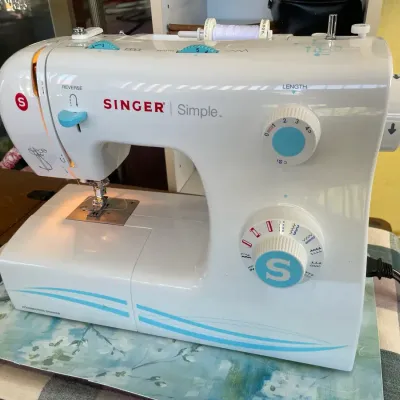 Newer Singer Sewing Machine 