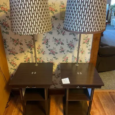 2 End Tables With Built In Lamps 