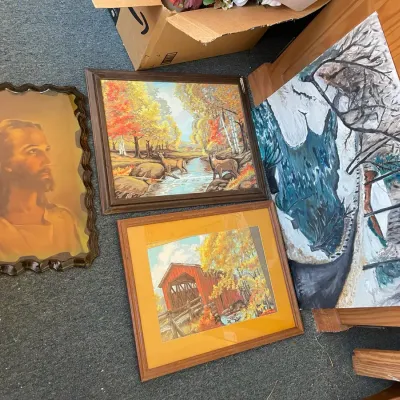 Lot Of Wall Decor