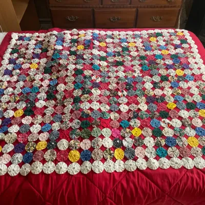 Vintage Yo Yo Quilt 