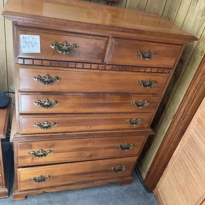 Vintage Early American Style Dresser
