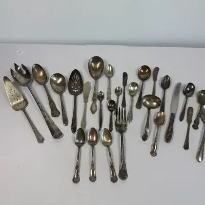 Vintage Flatware & Serving Pieces w/ Oneida & Rogers Silverplate