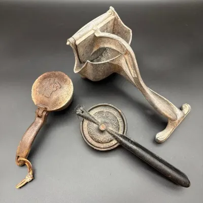 Antique & Vintage Kitchen Tools – Arcade-Style Lemon Squeezer, Citrus Press & Metal Cutter