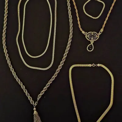 Mixed Goldtone Jewelry Lot W/ Necklaces