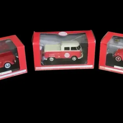 Set Of Three Coca Cola 1/24 Scale Model Automobiles In Original Packaging 