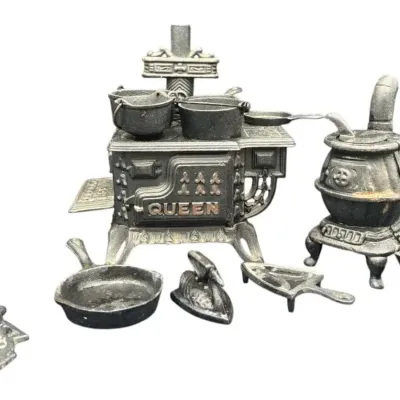 Miniature Cast Iron Stove And Coal Heater Set 