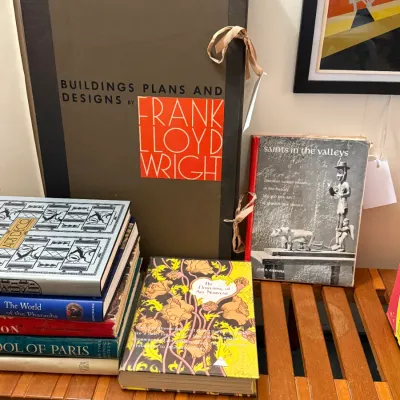 Sale Photo Thumbnail #23: Frank Lloyd Wright limited edition portfolio