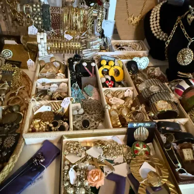 Sale Photo Thumbnail #213