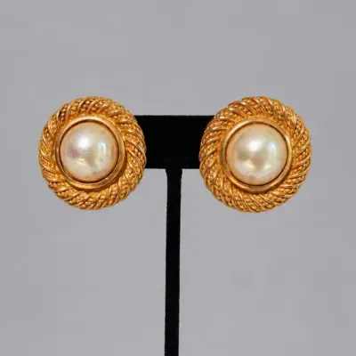 Sale Photo Thumbnail #13: Christian Dior signed clip on earrings