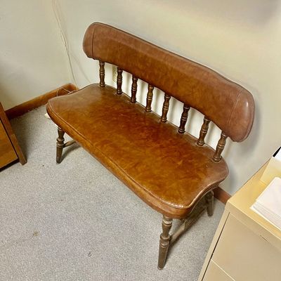 Sale Photo Thumbnail #134: Windsor-style Spindle Bench