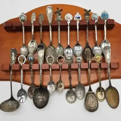 Spoon Rack & (21) Souvenier Spoons