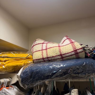Sale Photo Thumbnail #181: Camping blankets 