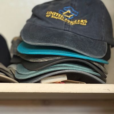 Sale Photo Thumbnail #173: Vintage hats 