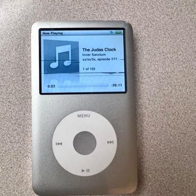 Sale Photo Thumbnail #104: silver Apple iPod classic