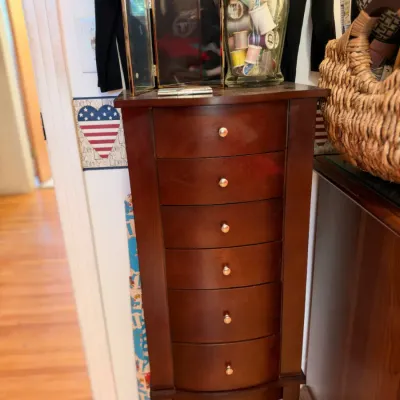 Sale Photo Thumbnail #585