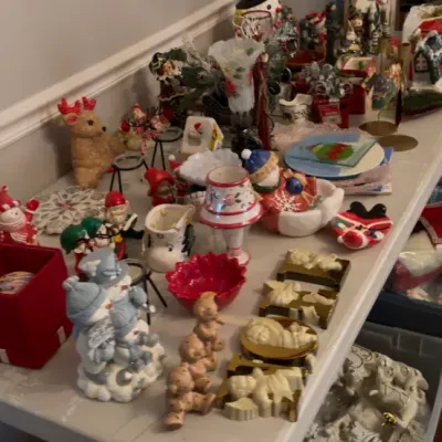 Sale Photo Thumbnail #7: Some of the Christmas Decor