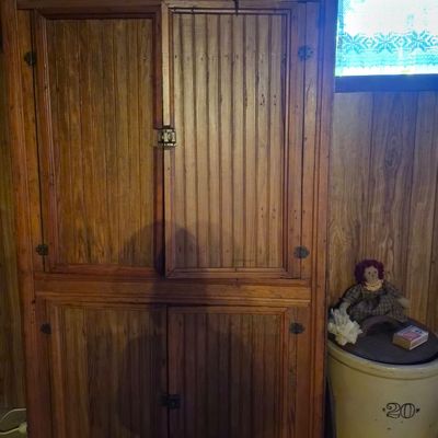 Sale Photo Thumbnail #18: Primitive wooden cabinet