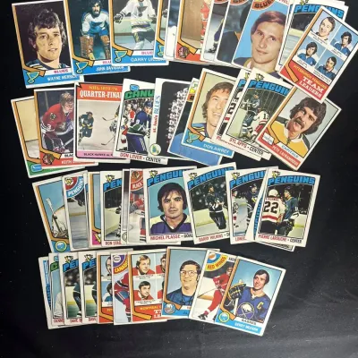Sale Photo Thumbnail #191: Vintage 1970s Topps NHL Hockey Trading Card Lot Penguins Blues Blackhawks Sabres