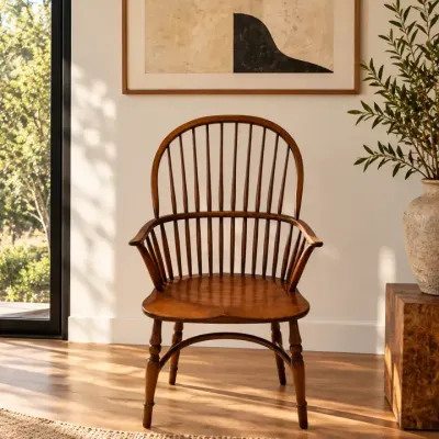 Classic Wooden Windsor Armchair / Hoop-Back Dining Chair