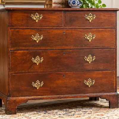 George I Walnut Chest of Drawers with Chevron-Banded Inlay